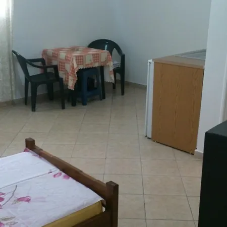 Gjomemo Apartment Himarë
